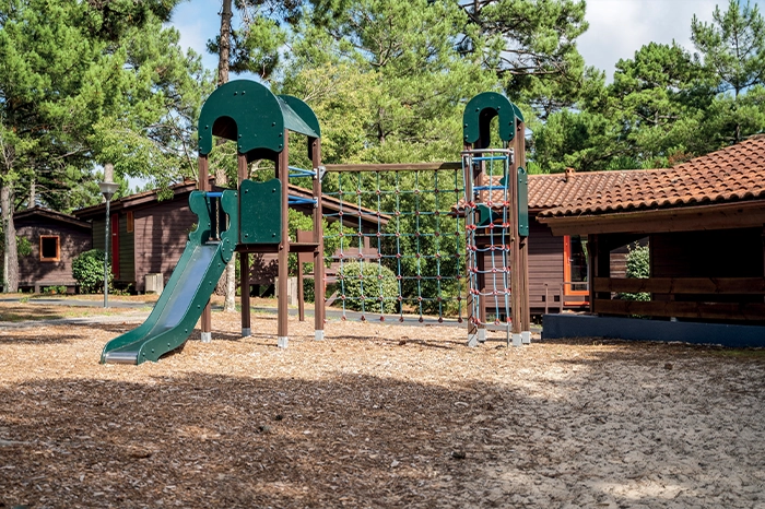 Aire de jeux pour enfants de la Résidence Les Sentes
