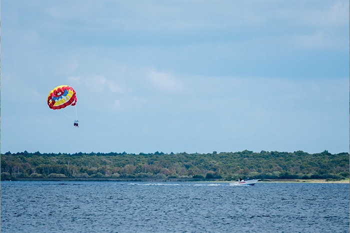 Parachute assentionnel à Carcans